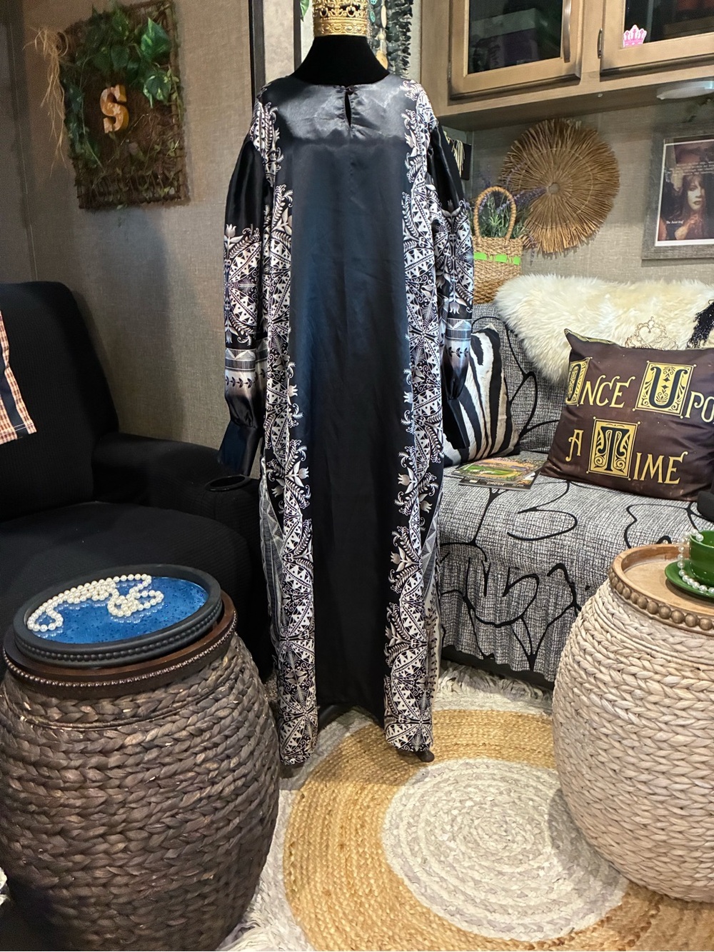 Ashro Black and White Long Kaftan NWOT